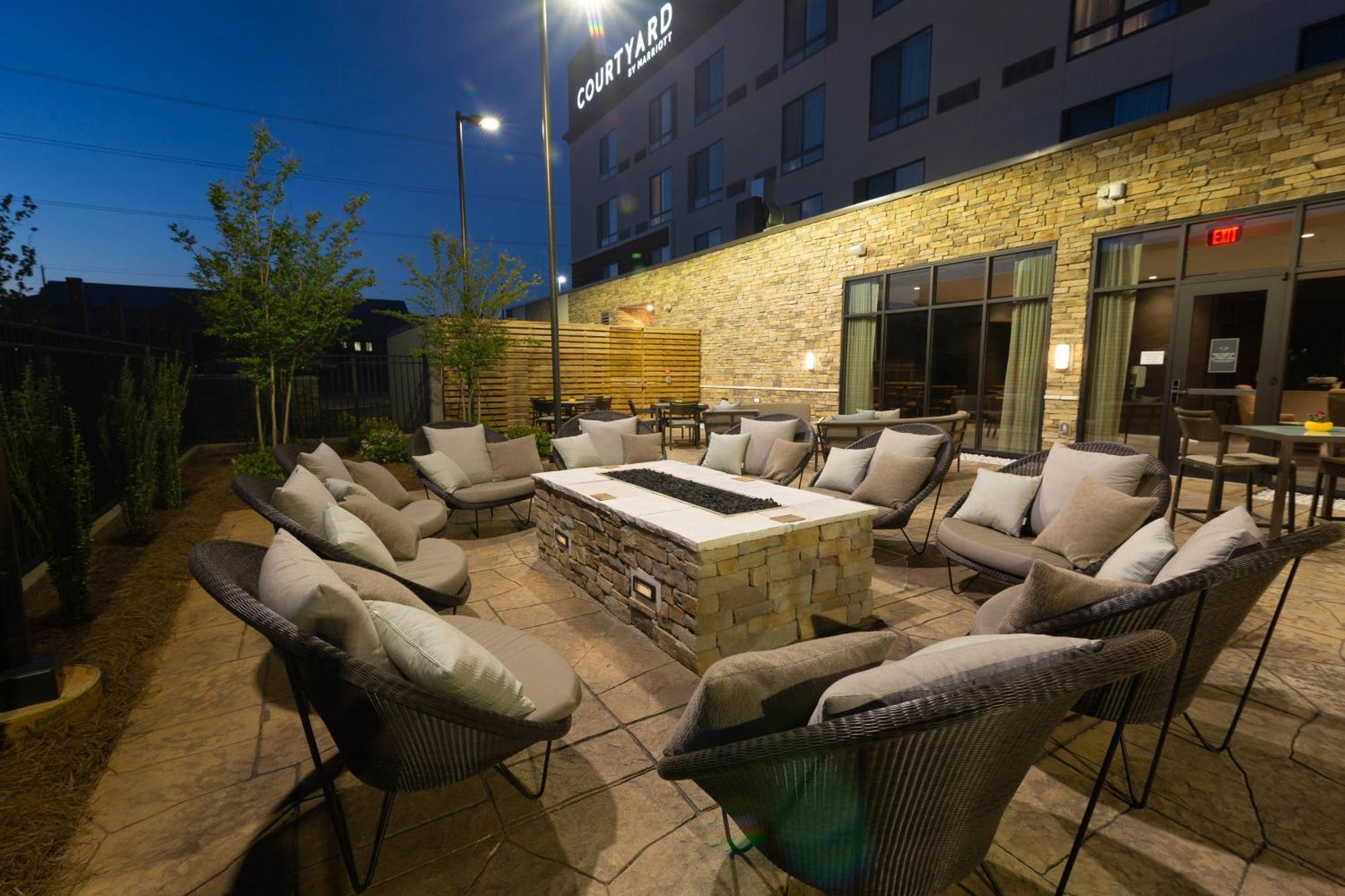 Courtyard By Marriott Cartersville Exterior photo